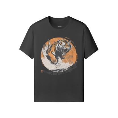 Retro Japan Tiger Design Shirt Classic Fit - Crew Neck T-Shirt